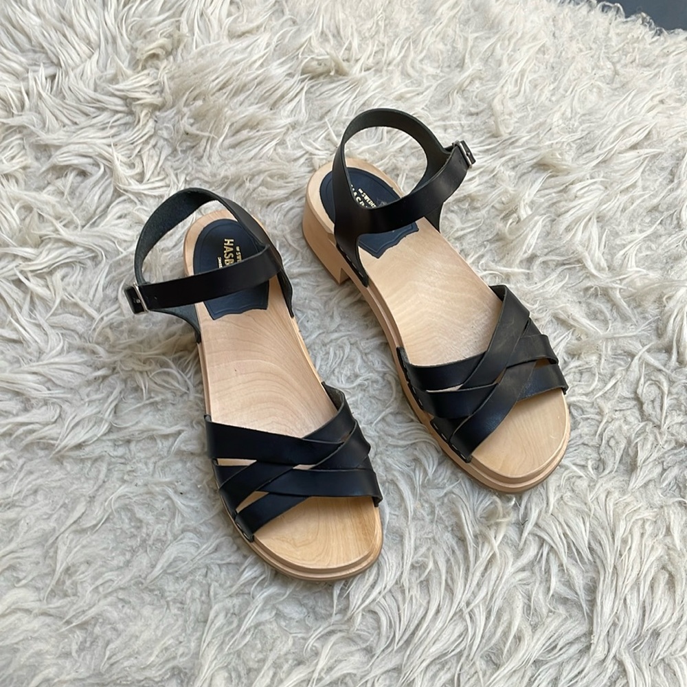 Swedish Hasbeens Triangle Low Black Clogs. Size 38 (7 US).